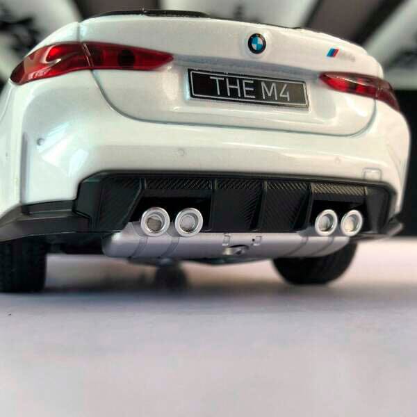 BMW M4 G82 em Escala 1:24 BMW M4 G82 em Escala 1:24 Guzer Racing 