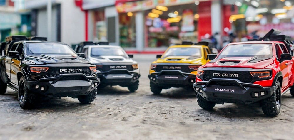 Dodge RAM 1000 TRX em Escala 1:32 Dodge RAM 1000 TRX em Escala 1:32 Guzer Racing 