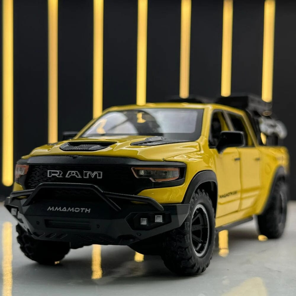 Dodge RAM 1000 TRX em Escala 1:32 Dodge RAM 1000 TRX em Escala 1:32 Guzer Racing Amarelo 