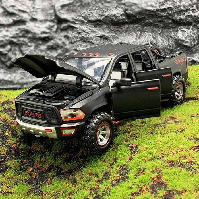 Dodge RAM em Escala 1:32 Dodge RAM em Escala 1:32 Guzer Racing 