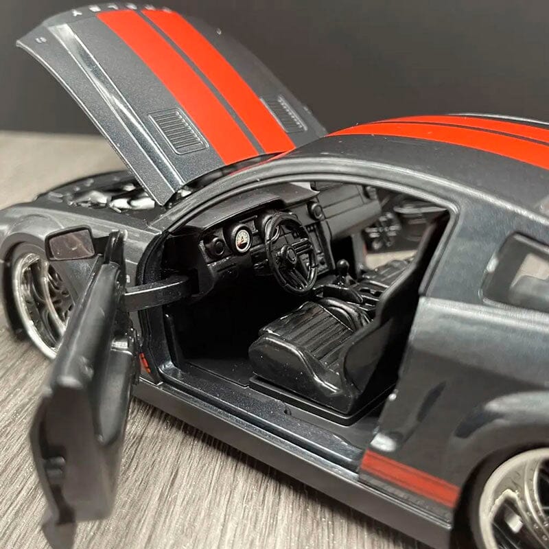 Ford Mustang Shelby GT500KR Custom Ford Mustang Shelby GT500KR Custom em Escala 1:24 Guzer Racing 
