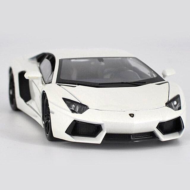 Lamborghini Aventador LP700-4 Lamborghini Aventador LP700-4 1:24 Guzer Racing 