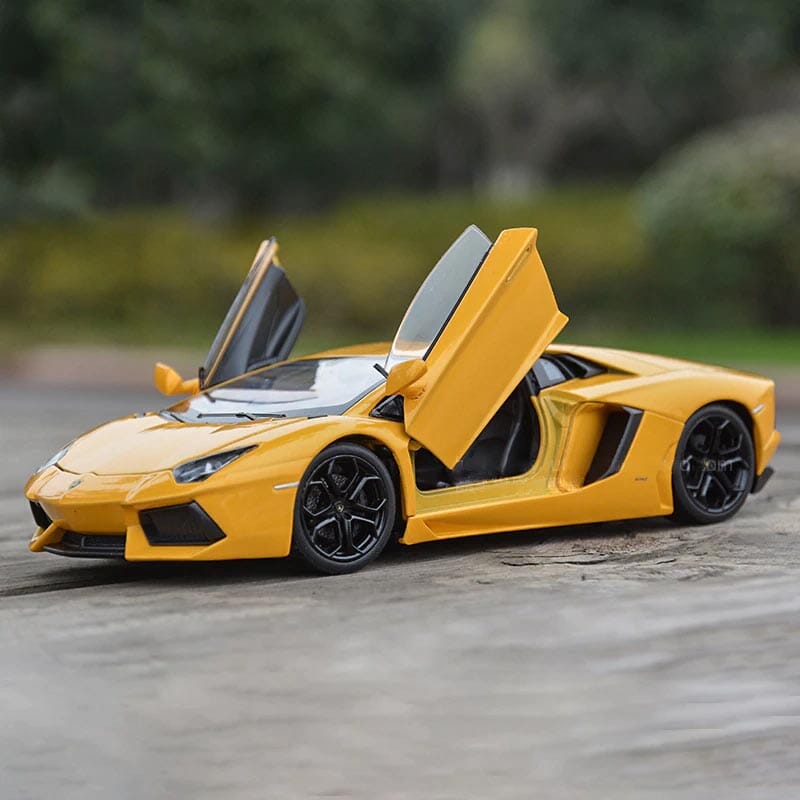 Lamborghini Aventador LP700-4 Lamborghini Aventador LP700-4 1:24 Guzer Racing 