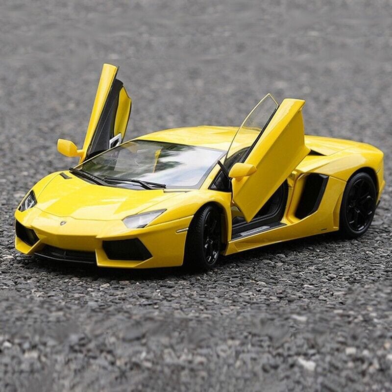 Lamborghini Aventador LP700-4 Lamborghini Aventador LP700-4 1:24 Guzer Racing Amarelo 