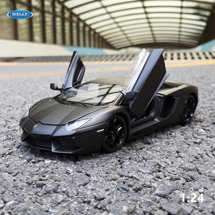 Lamborghini Aventador LP700-4 Lamborghini Aventador LP700-4 1:24 Guzer Racing Preto 