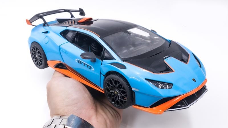 Lamborghini Huracán STO (Escala 1:18) Lamborghini Huracán STO (Escala 1:18) Guzer Racing 