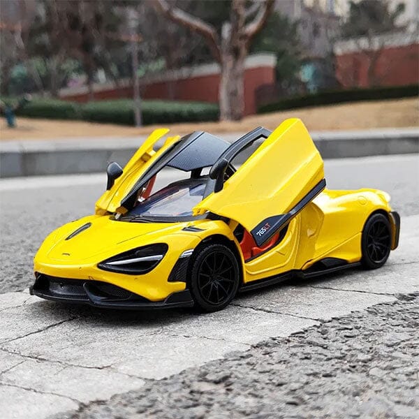 McLaren 765LT (Escala 1:24) McLaren 765lt (Escala 1:24) Guzer Racing Amarelo 