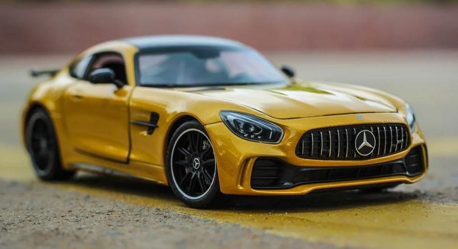 Mercedes AMG GT R Mercedes AMG GT R em Escala 1:24 Guzer Racing 
