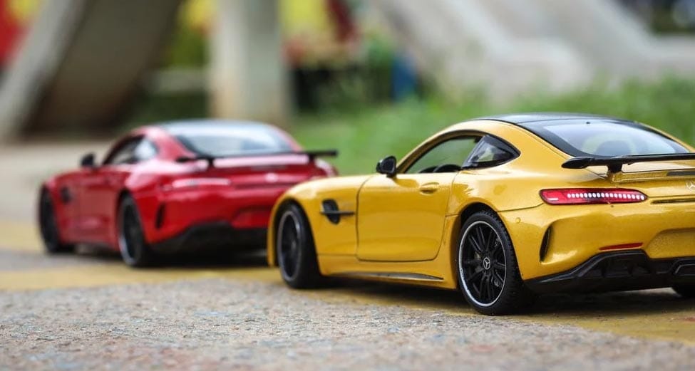 Mercedes AMG GT R Mercedes AMG GT R em Escala 1:24 Guzer Racing 