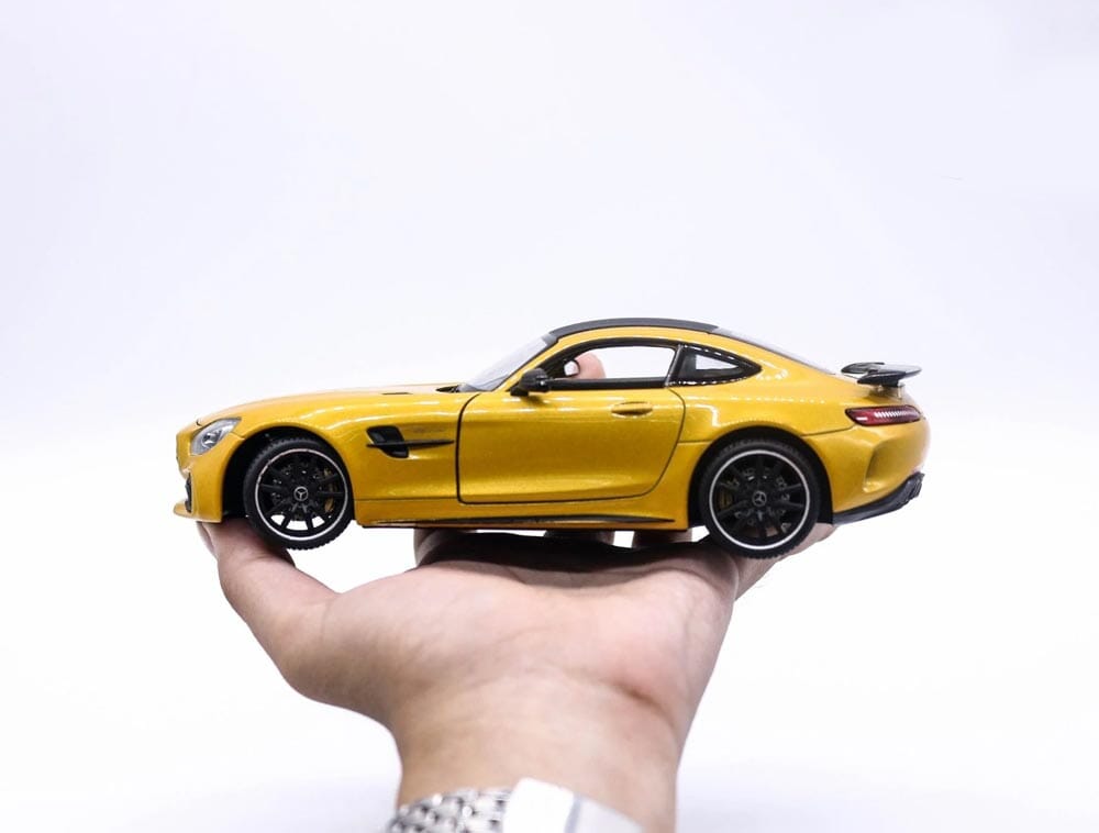 Mercedes AMG GT R Mercedes AMG GT R em Escala 1:24 Guzer Racing 