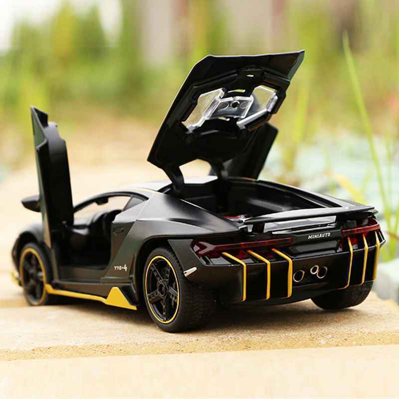 Miniatura de Lamborghini LP770-4 em Metal (Escala 1:32) Miniatura de Lamborghini LP770-4 em Metal (Escala 1:32) Guzer Racing 