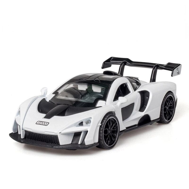 Miniatura de McLaren Senna em Metal Miniatura de McLaren Senna em Metal (Escala 1:32) Guzer Racing Branco 