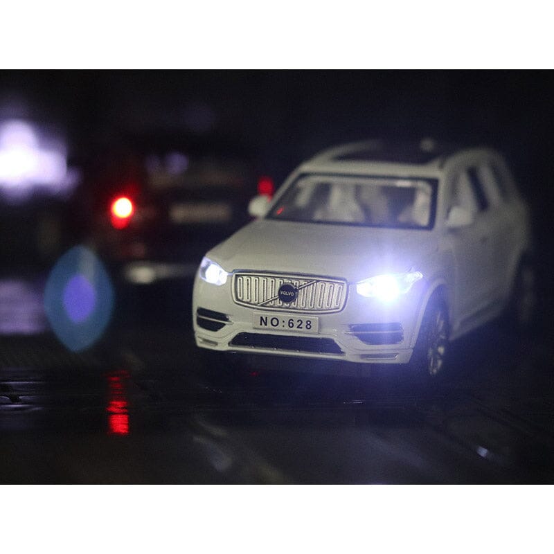 Miniatura de Volvo XC90 em Metal com Som, Luz e Fricção Miniatura de Volvo XC90 em Metal Guzer Racing 
