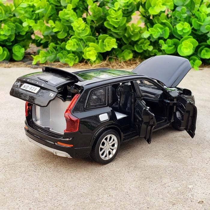 Miniatura de Volvo XC90 em Metal com Som, Luz e Fricção Miniatura de Volvo XC90 em Metal Guzer Racing 