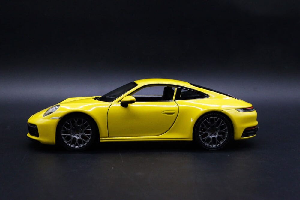 Porsche 911 Carrera 4S em Escala 1:24 Porsche 911 Carrera 4S em Escala 1:24 Guzer Racing 