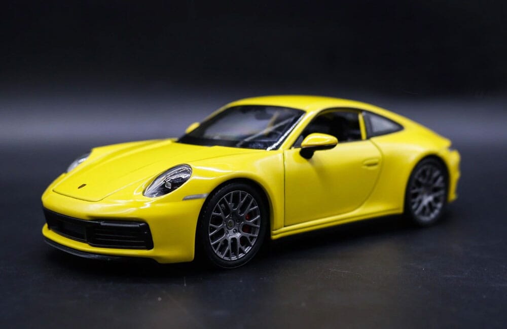 Porsche 911 Carrera 4S em Escala 1:24 Porsche 911 Carrera 4S em Escala 1:24 Guzer Racing 