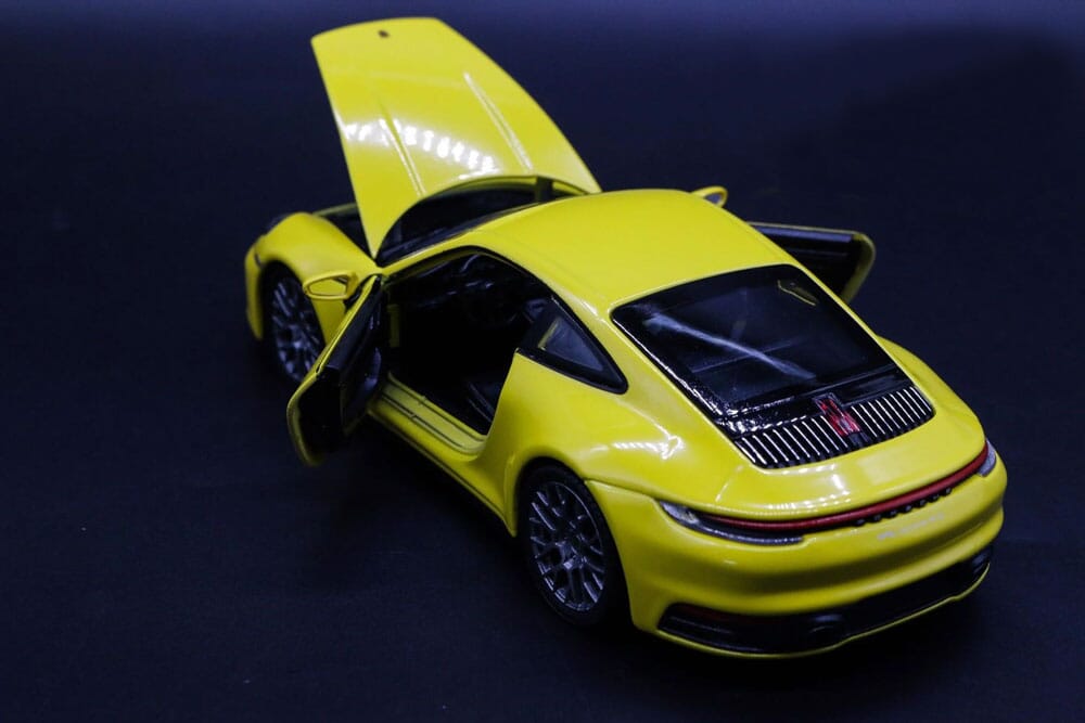 Porsche 911 Carrera 4S em Escala 1:24 Porsche 911 Carrera 4S em Escala 1:24 Guzer Racing 