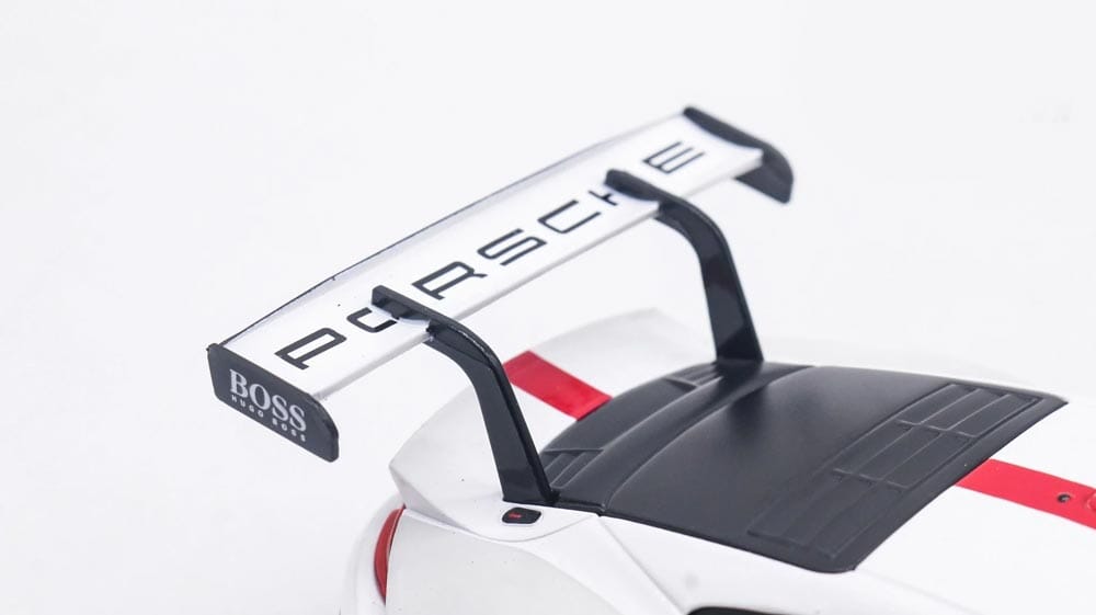 Porsche 911 RSR em Escala 1:24 Porsche 911 RSR em Escala 1:24 Guzer Racing 