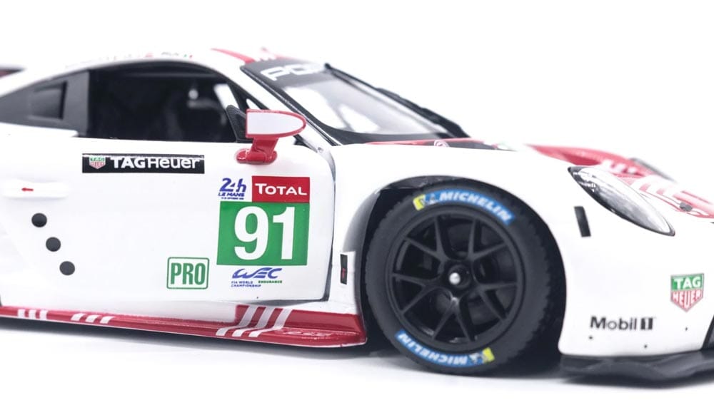 Porsche 911 RSR em Escala 1:24 Porsche 911 RSR em Escala 1:24 Guzer Racing 