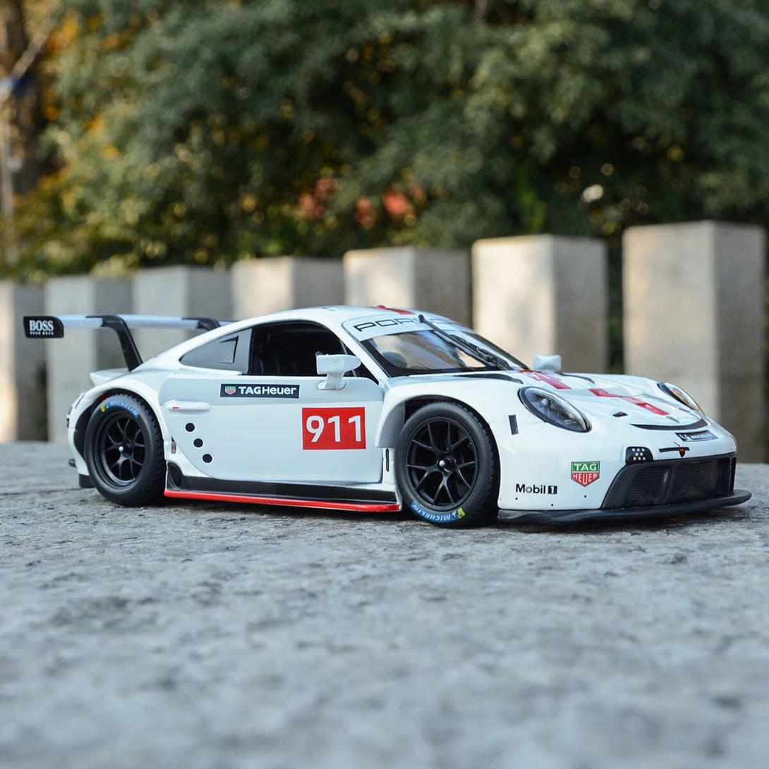 Porsche 911 RSR em Escala 1:24 Porsche 911 RSR em Escala 1:24 Guzer Racing 