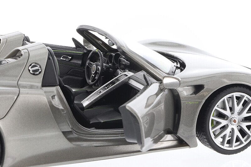 Porsche 918 Spyder (Escala 1:24) Porsche 918 Spyder (Escala 1:24) Guzer Racing 