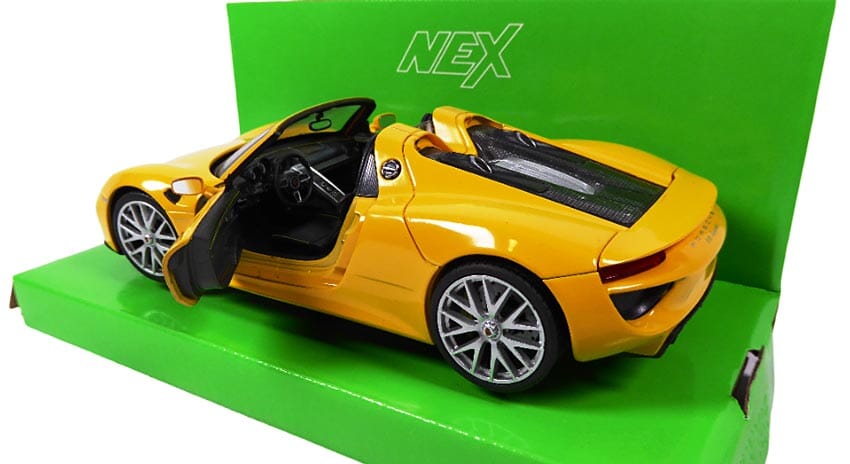 Porsche 918 Spyder (Escala 1:24) Porsche 918 Spyder (Escala 1:24) Guzer Racing 