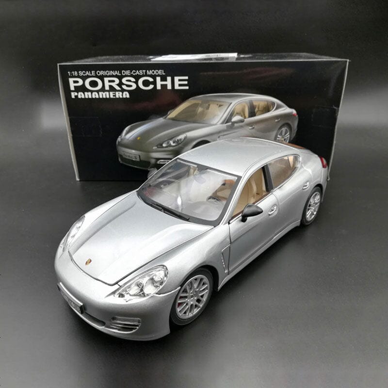 Porsche Panamera - Super-Miniatura Colecionável em Escala 1:18 Porsche Panamera - Super-Miniatura Colecionável em Escala 1:18 Guzer Racing 