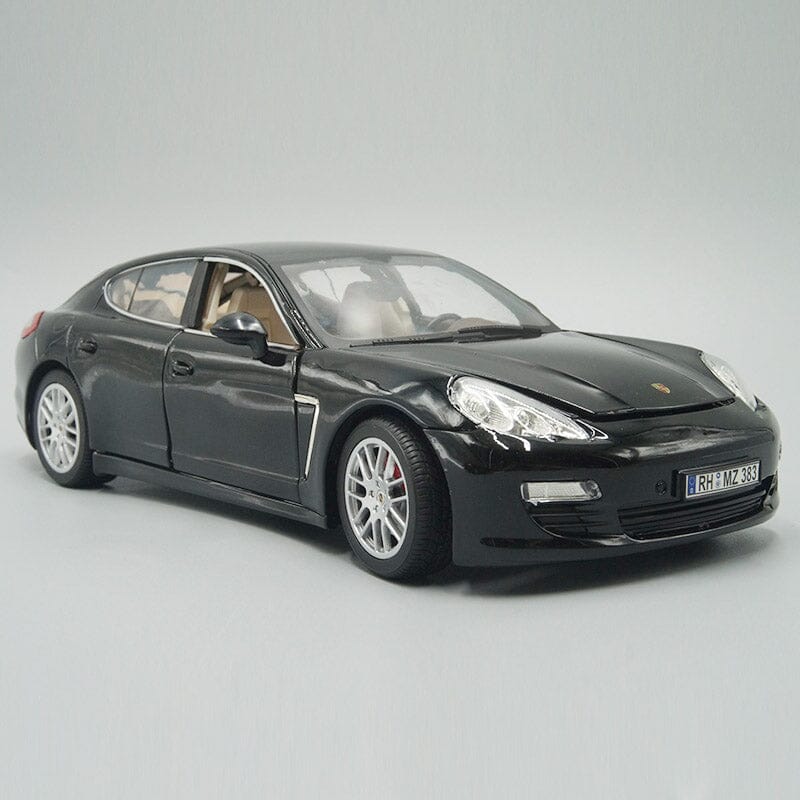 Porsche Panamera - Super-Miniatura Colecionável em Escala 1:18 Porsche Panamera - Super-Miniatura Colecionável em Escala 1:18 Guzer Racing Preto 