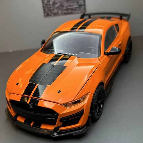 Super-Miniatura de Mustang Shelby GT500 (Escala 1:18) Super-Miniatura de Mustang Shleby GT500 (Escala 1:18) Guzer Racing 