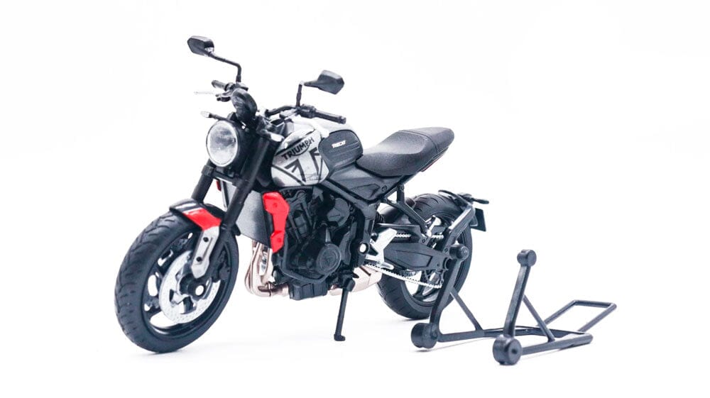 Triumph Trident 660 Triumph Trident 660 em Escala 1:12 Guzer Racing 